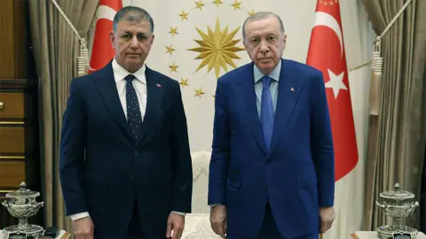 İzmir Büyükşehir Belediye Başkanı Tugay'ın AK Parti gündemi: 7 Ekim açıklaması beklentisi