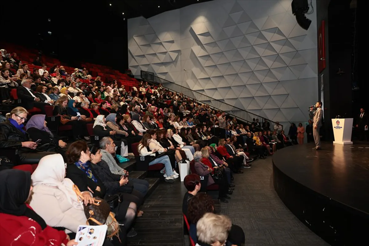 Denizli Büyükşehir Belediyesi Kent Konseyi Kadın Meclisi'nde Meral Alten Başkan Seçildi Denizli Büyükşehir Belediyesi Kent Konseyi Kadın Meclisi'nde Meral Alten Başkan Seçildi