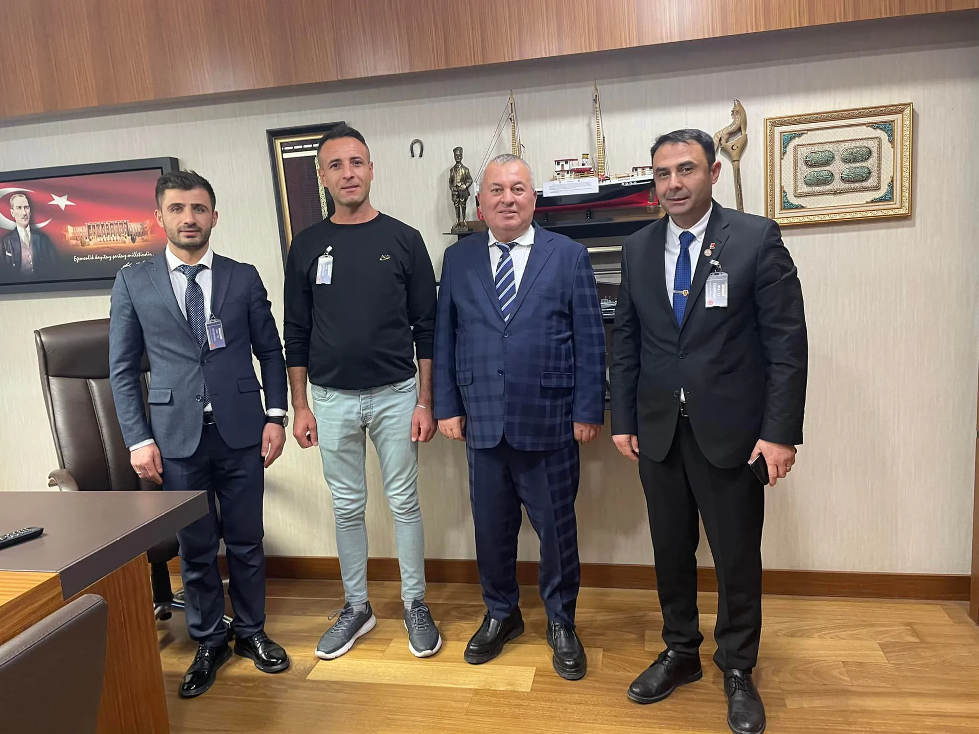 Sözleşmeli Er ve Erbaşlar Platformu TBMM'yi Ziyaret Etti Sözleşmeli Er ve Erbaşlar Platformu TBMM'yi Ziyaret Etti