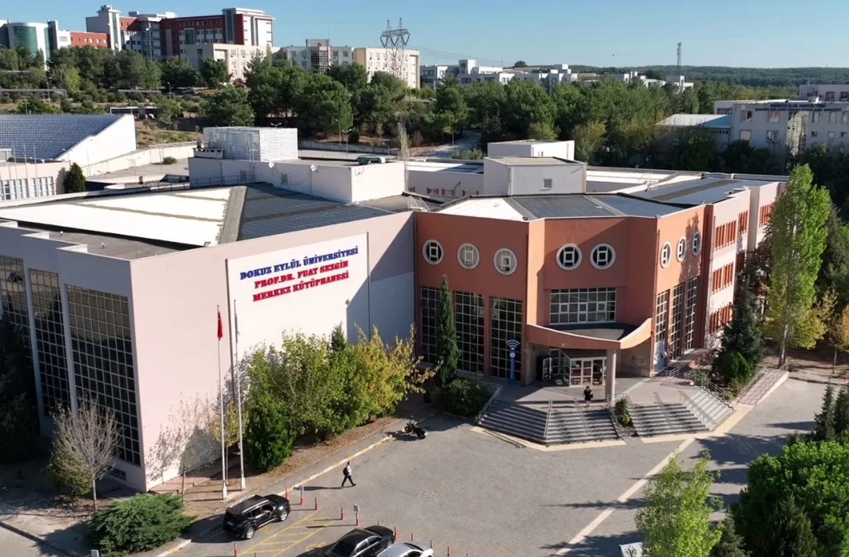 Dokuz Eylül Üniversitesi Tınaztepe Yerleşkesi'nin İsmi Değiştirildi Dokuz Eylül Üniversitesi Tınaztepe Yerleşkesi'nin İsmi Değiştirildi