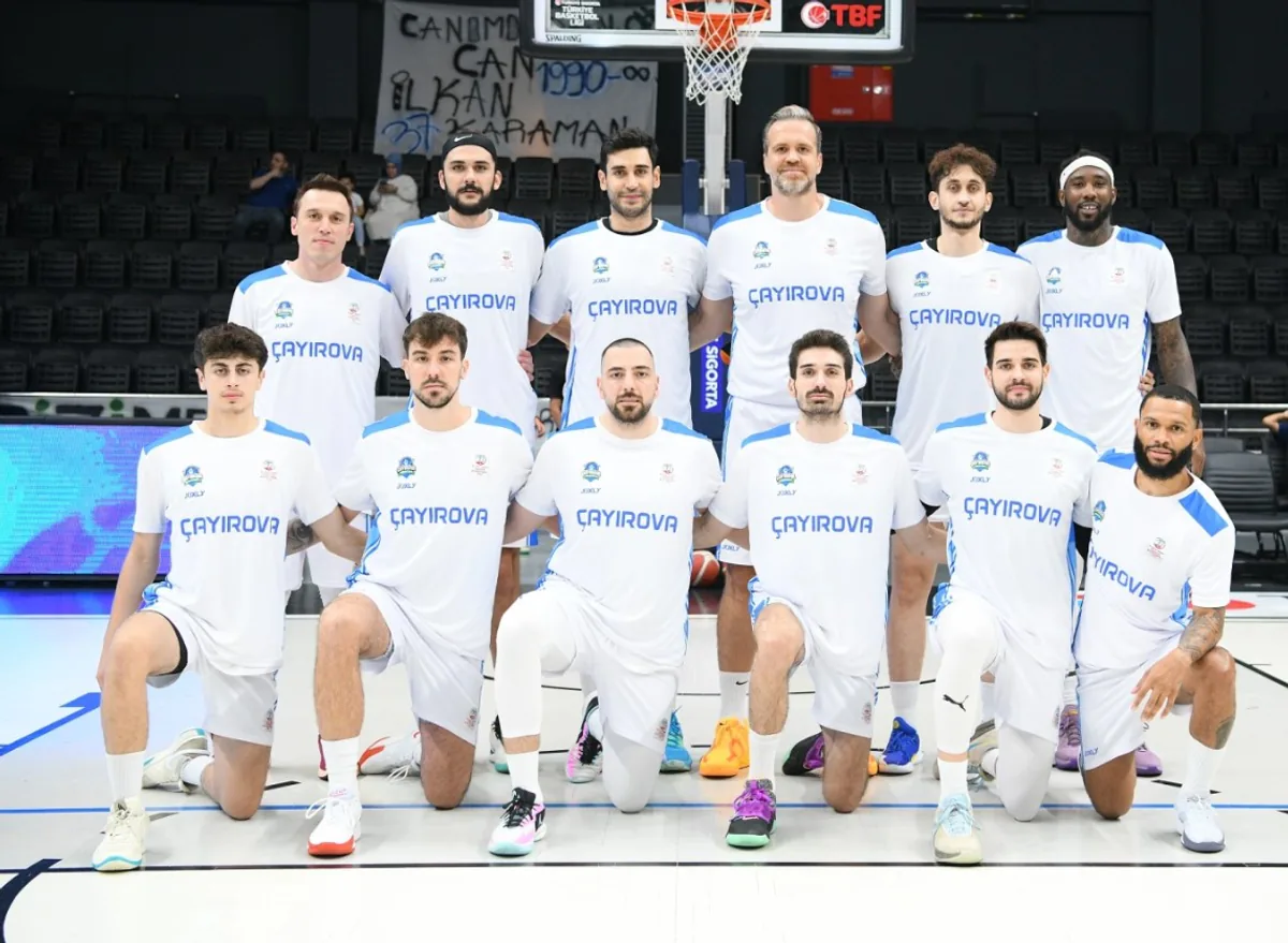 Çayırova Belediyesi Basketbol Takımı Liderlik Mücadelesi Veriyor Çayırova Belediyesi Basketbol Takımı Liderlik Mücadelesi Veriyor