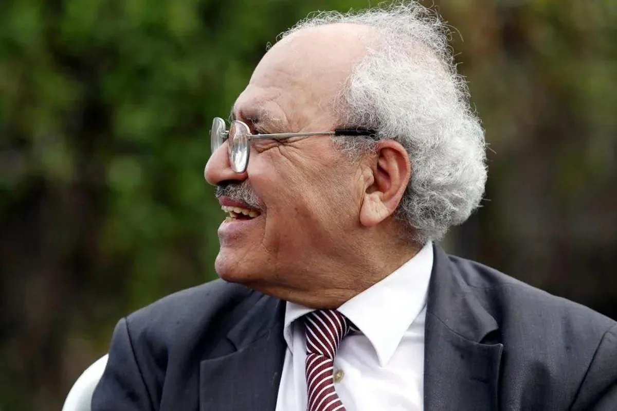 Ünlü Şair ve Yazar Sezai Karakoç'un Ölüm Yıldönümü Ünlü Şair ve Yazar Sezai Karakoç'un Ölüm Yıldönümü