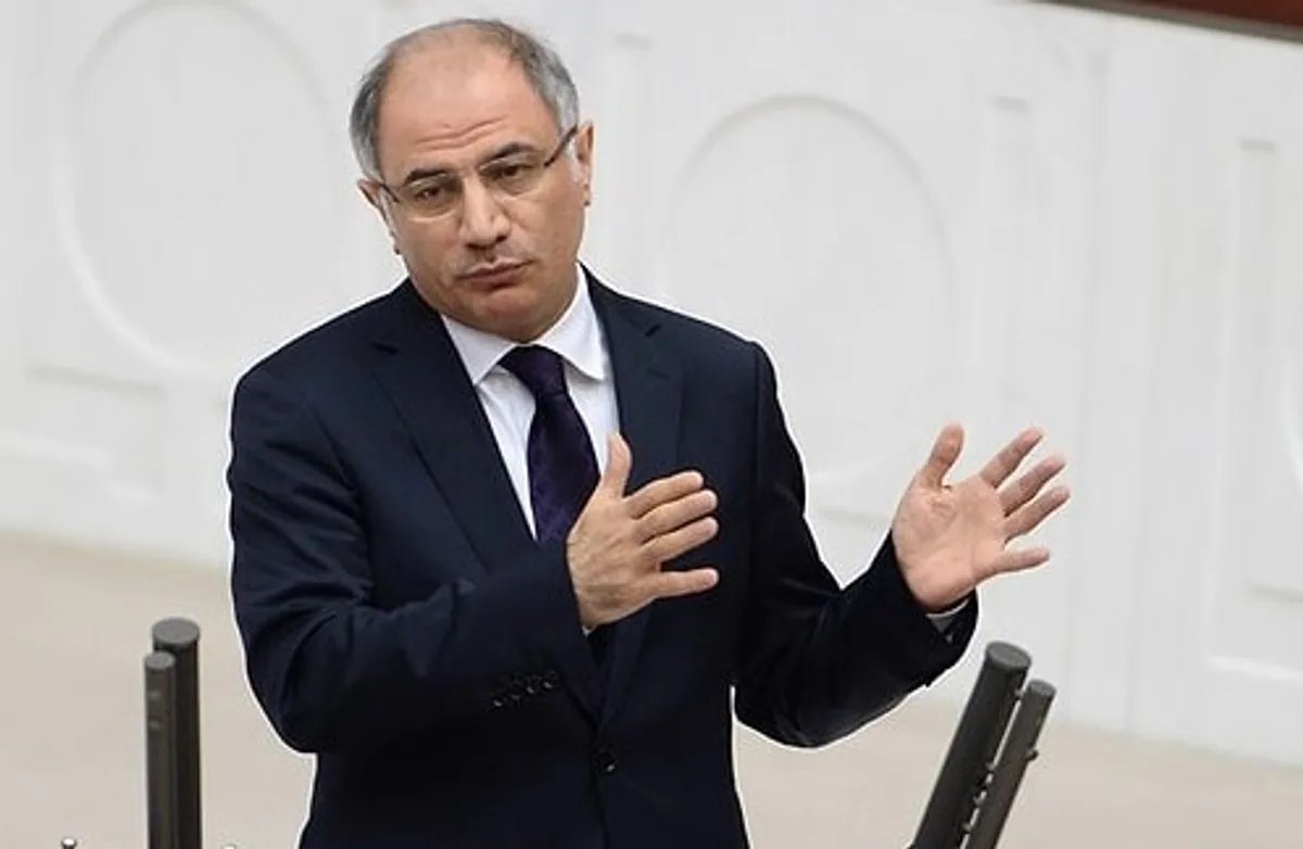 AK Parti Genel Başkan Vekili Efkan Ala, Yerel Yönetimlere Konser Harcamalarına Tepki Gösterdi AK Parti Genel Başkan Vekili Efkan Ala, Yerel Yönetimlere Konser Harcamalarına Tepki Gösterdi