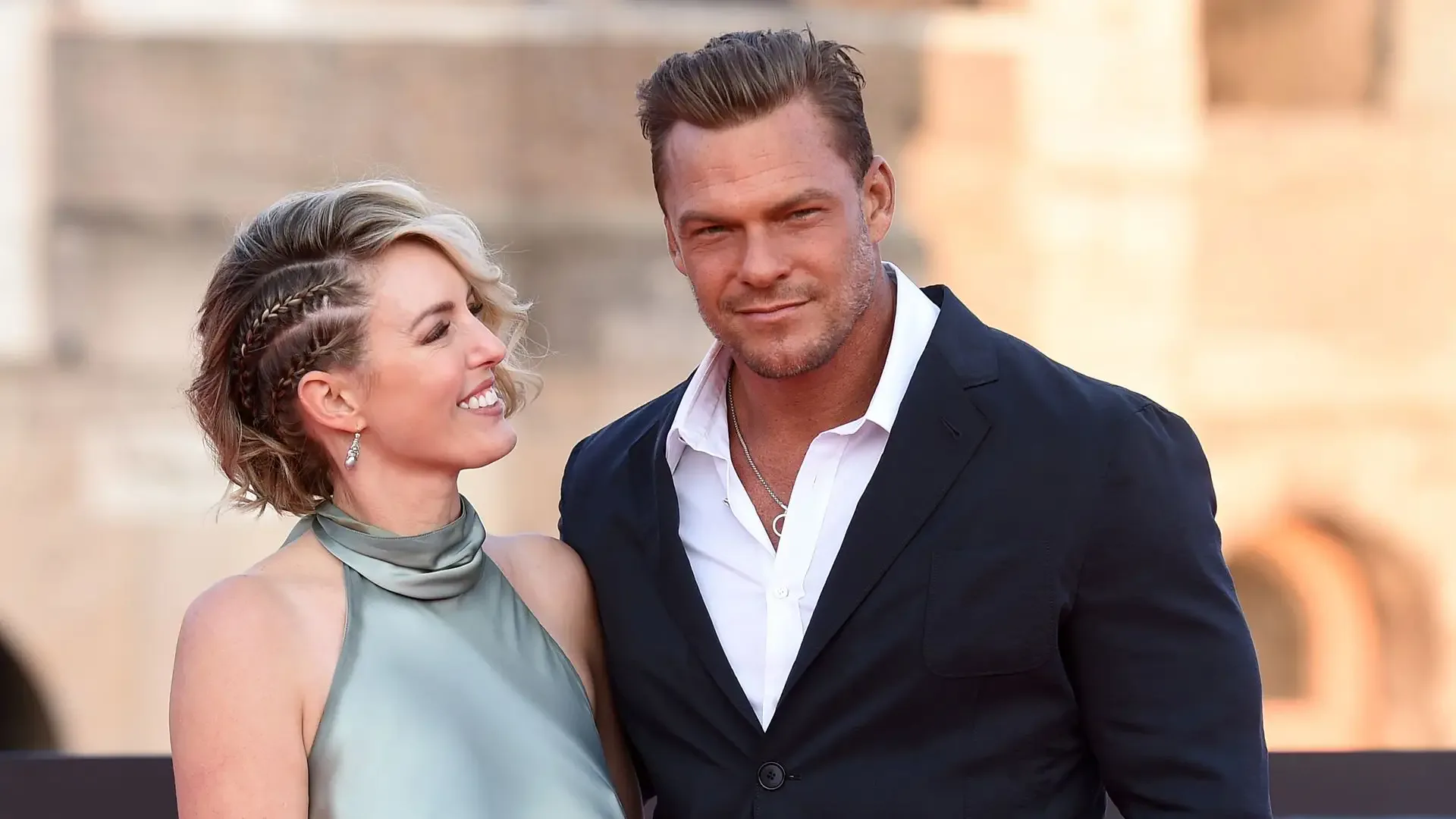 Alan Ritchson, 20 yıllık evliliğinin sonu üzerine kırdığınız sessizlik: "Kayam kaybolduğunda..." Alan Ritchson, 20 yıllık evliliğinin sonu üzerine kırdığınız sessizlik: "Kayam kaybolduğunda..."