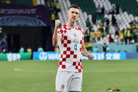 Ivan Perisic'in Bilinmeyen Hikayesi: Aile Borçları ve Sochaux Kararı