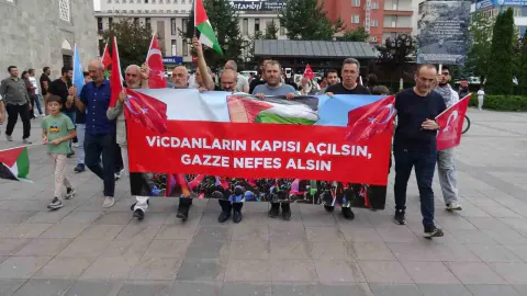 Erzurum'da Sağlık Çalışanlarından Gazze İçin 142. Sessiz Yürüyüş