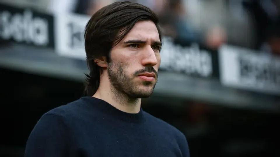 Arsenal'den Geleceğin Yıldızı Ayyoub Bouaddi İçin 70 Milyon Euro'luk Hamle görseli