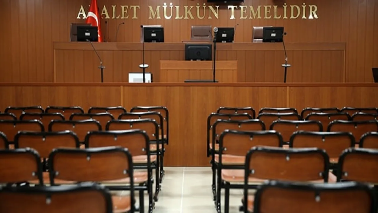 Duruşmada Kalp Krizi Geçiren Savcı Ayhan Uyumaz Hayatını Kaybetti Duruşmada Kalp Krizi Geçiren Savcı Ayhan Uyumaz Hayatını Kaybetti