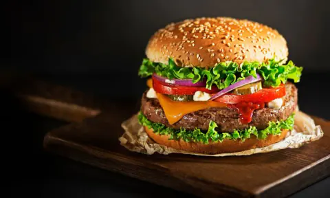 Fast-Food Dünyasının İkonik Lezzeti Whopper: Bir Endüstri Analizi