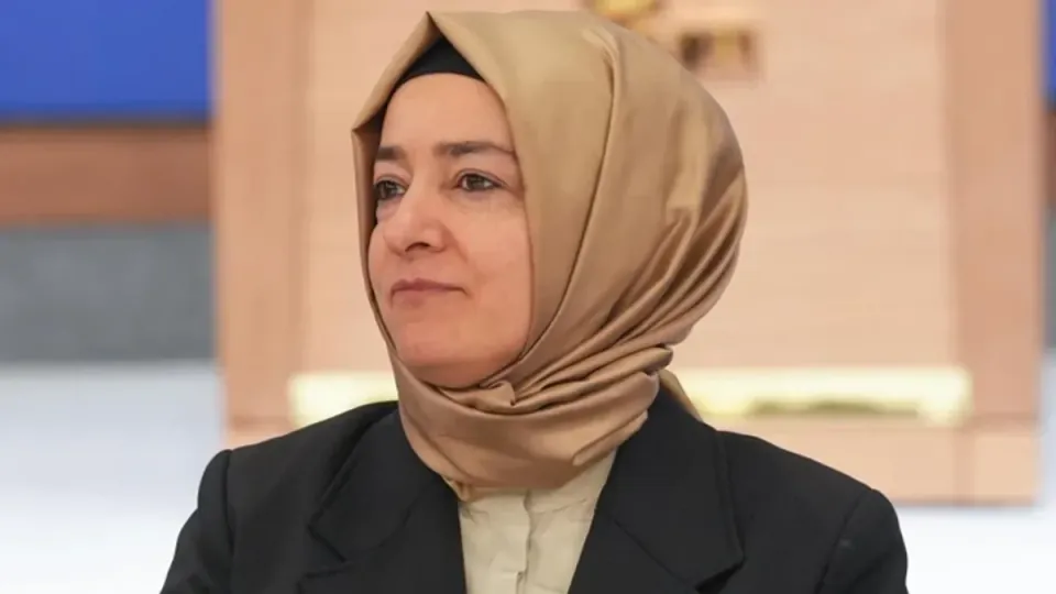 İstanbul'da 'Fon Soruşturması': Fatma Betül Sayan Kaya ve eşi İlyas Kaya ifade veriyor görseli