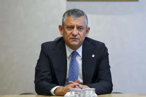 Özgür Özel'den Cemil Tugay Transfer İddialarına Sert 'Travma' Çıkışı
