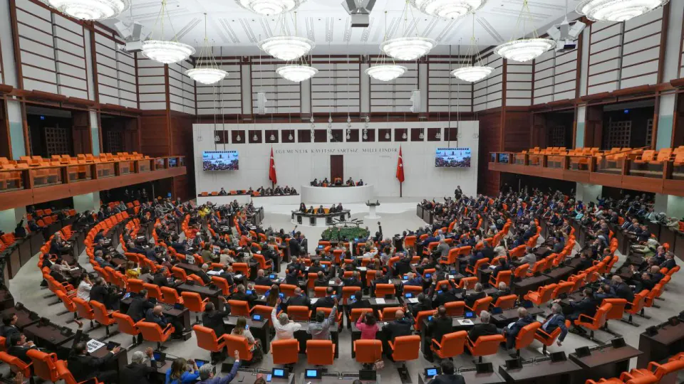 TBMM Genel Kurulu'nun Gündemi Belli Oldu: Kritik Kanun Teklifi ve Sayıştay Seçimi görseli