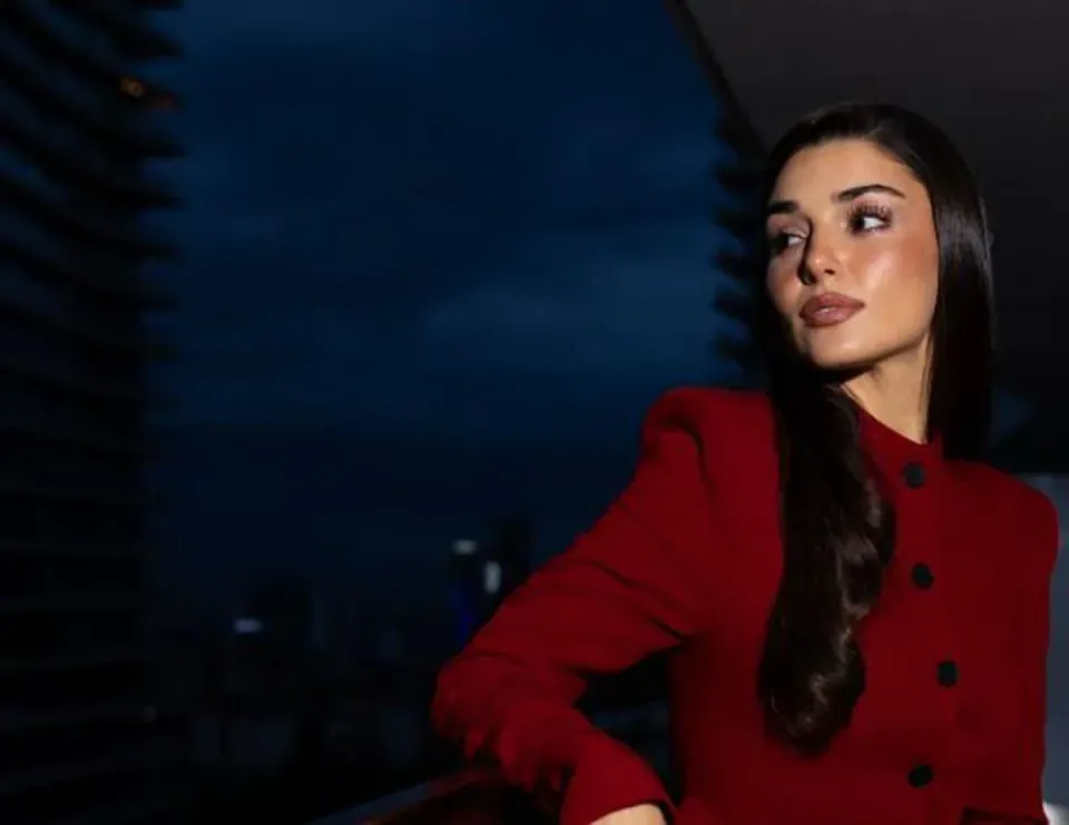 Hande Erçel Kimdir? Eğitim Hayatı, Kariyeri ve Özel Yaşamına Dair Detaylar görseli