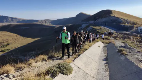 Nemrut Kalderası'nda 8. Çanak Yürüyüşü: 30 Kilometre, 12 Saatlik Zorlu Parkur Tamamlandı