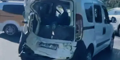 Diyarbakır Yenişehir'de 5 Araçlı Zincirleme Kaza: 4 Yaralı