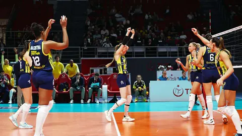Fenerbahçe Medicana sezona 3-0 galibiyetle başladı: Manisa BB yenildi