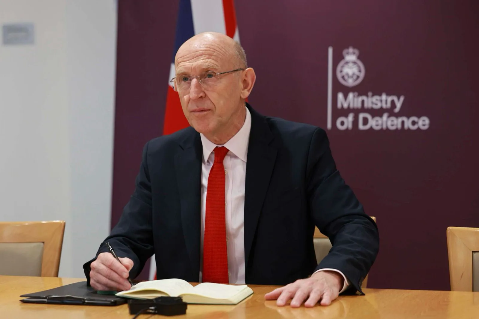John Healey İngiltere'nin Yeni Maliye Bakanı Olarak Atandı John Healey İngiltere'nin Yeni Maliye Bakanı Olarak Atandı