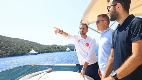 Vali Akbıyık: Fethiye Körfezi'nde Türkiye'nin en kapsamlı dip çamuru temizliği 8 Eylül'de başlıyor