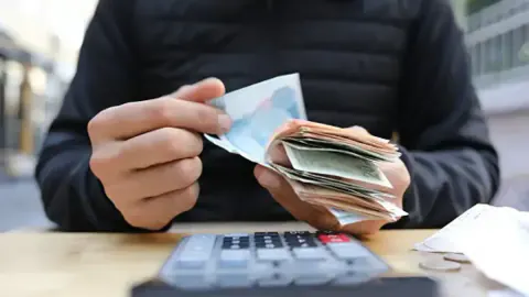 Rusya'da Emekli Maaşlarında Yeni Dönem: 2026 Yılı Sosyal Yardımları Belirlendi Rusya'da Emekli Maaşlarında Yeni Dönem: 2026 Yılı Sosyal Yardımları Belirlendi