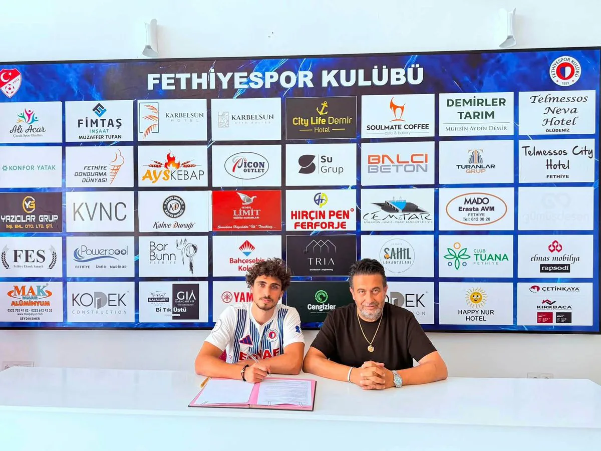 Bora Aydınlık'tan Sürpriz İmza: Fenerbahçe ve Hull City Deneyimi Fethiyespor'a Taşındı Bora Aydınlık'tan Sürpriz İmza: Fenerbahçe ve Hull City Deneyimi Fethiyespor'a Taşındı