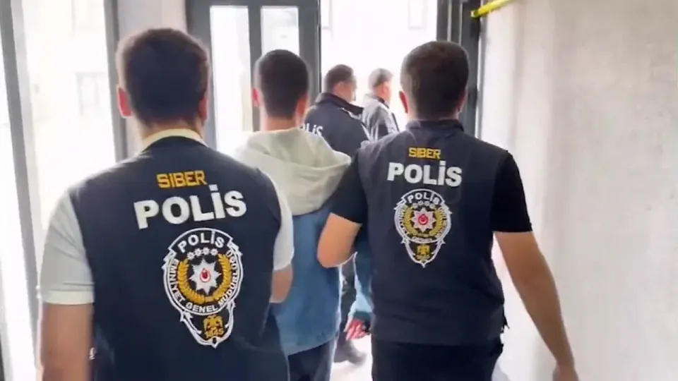 Kütahya dahil 36 ilde siber suç operasyonu: 826 gözaltı, 444 tutuklama görseli