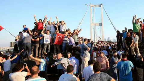 15 Temmuz'un 10. Yılı: Toplumsal Hafıza ve Sosyal Hakların Dönüşümü
