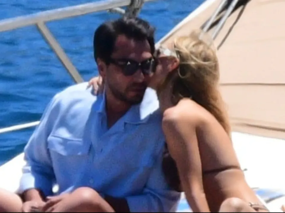 Aslı Turanlı ve Taha Tatlıcı Bodrum'da Görüntülendi: Yeni Aşk Tatili görseli