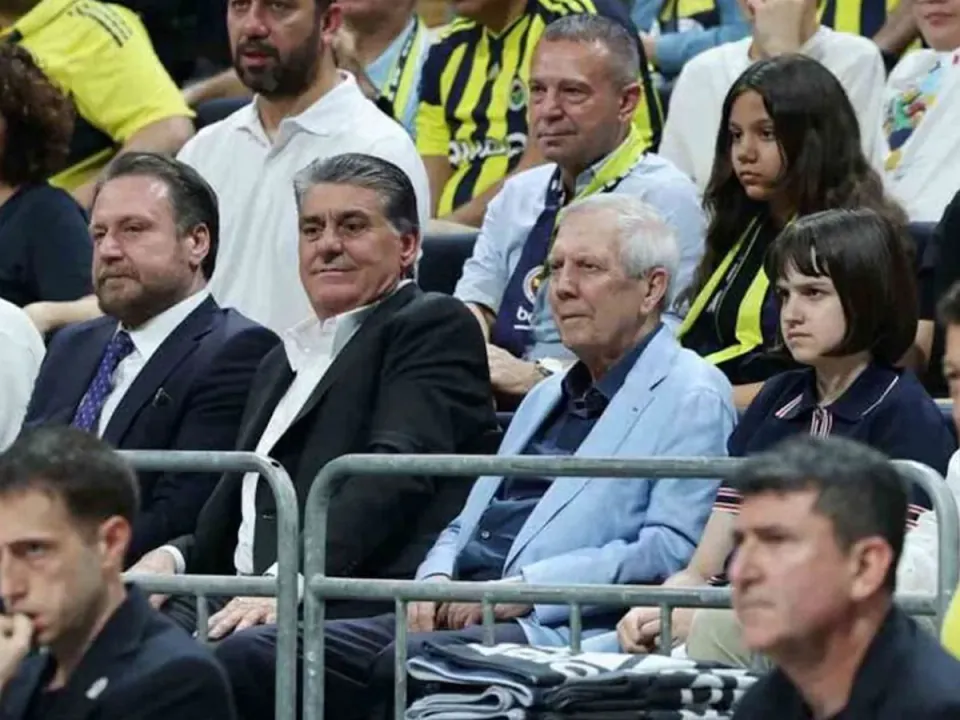 Beşiktaş ve Fenerbahçe Arasında Transfer Hareketliliği: Emirhan Topçu ve Oğuz Aydın görseli