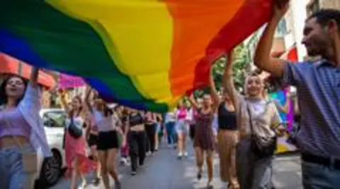 Türkiye'de Çok Sayıda LGBTQ+ Hakları Örgütünün X Hesaplarına Erişim Engeli