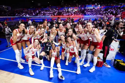 Türkiye Kadın Voleybolu Brezilya'yı Yendi, VNL 2026 Şampiyonluğu Kendi Adına Yazdırdı
