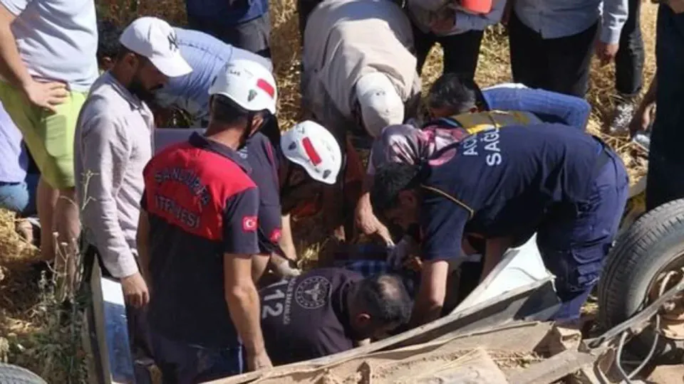 Bozova-Adıyaman yolunda feci kaza: 1 ölü, 4 yaralı görseli