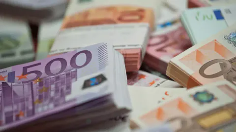 ASML Hisse Senedi ve Yarı İletken Devinde Gelecek Vizyonu