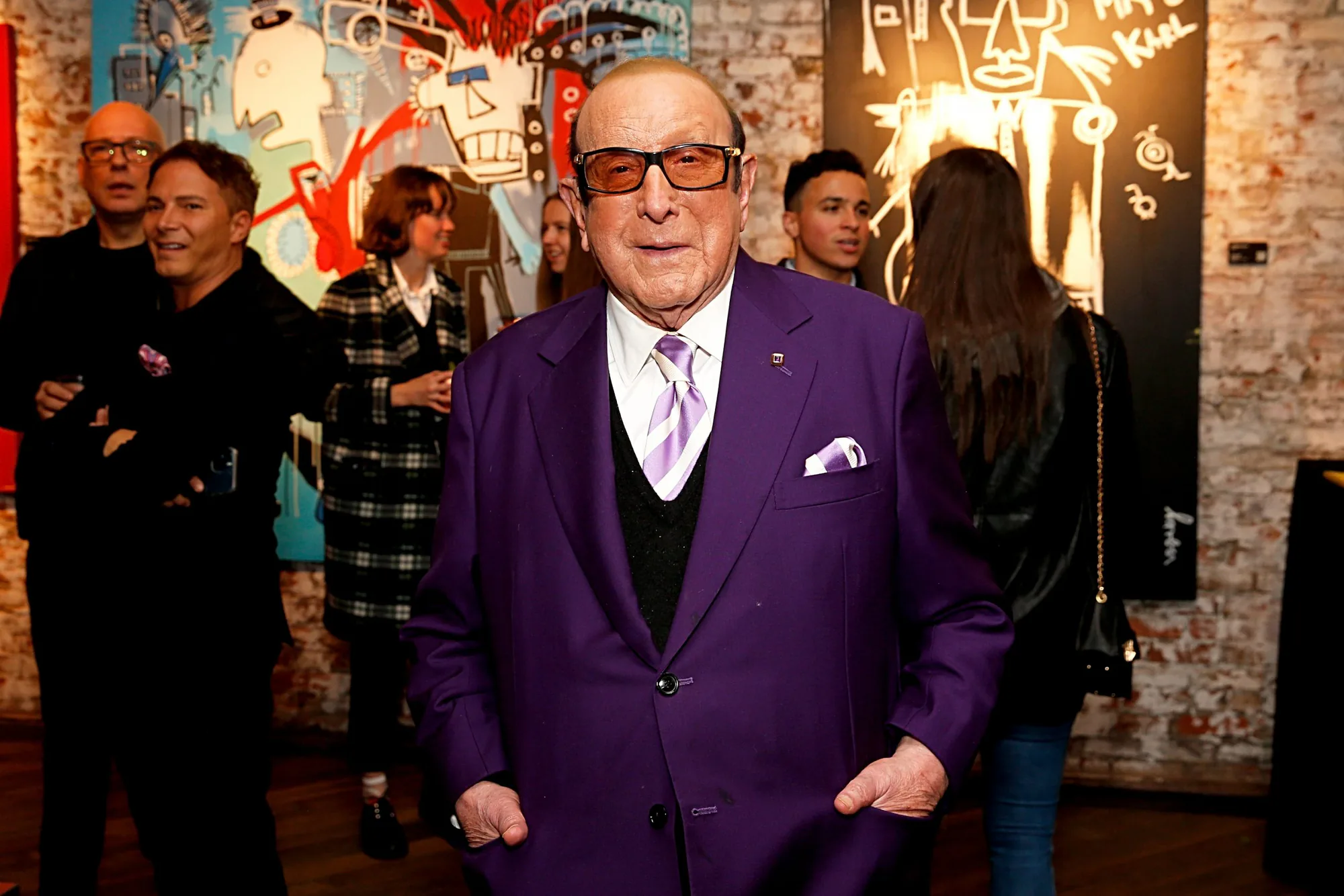 Müzik Dünyasının Mimarı Clive Davis'e Veda: Bir Endüstri Titanı Kaybedildi Müzik Dünyasının Mimarı Clive Davis'e Veda: Bir Endüstri Titanı Kaybedildi