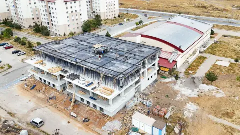 Bitlis'te 50 yatklı sporcu kampı inşaatı hız kazandı: Belediye Başkanı yerinde inceledi