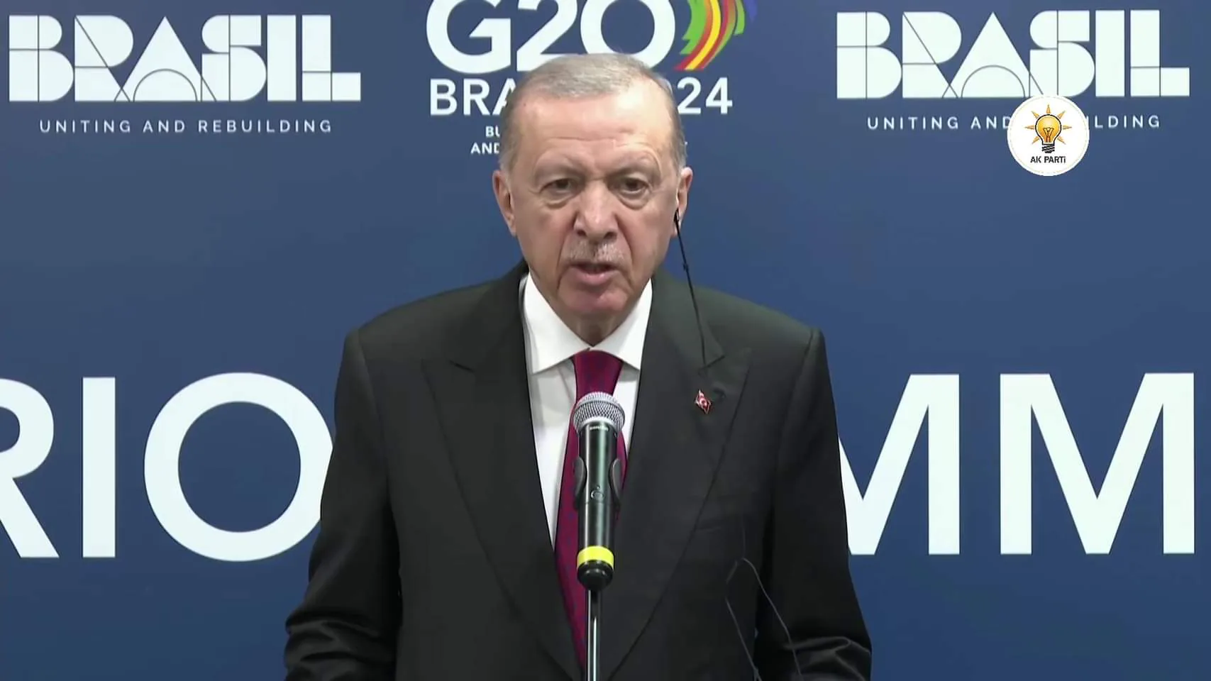 Cumhurbaşkanı Erdoğan, Ukrayna ve Rusya Arasında Ateşkes Çağrısı Yaptı Cumhurbaşkanı Erdoğan, Ukrayna ve Rusya Arasında Ateşkes Çağrısı Yaptı