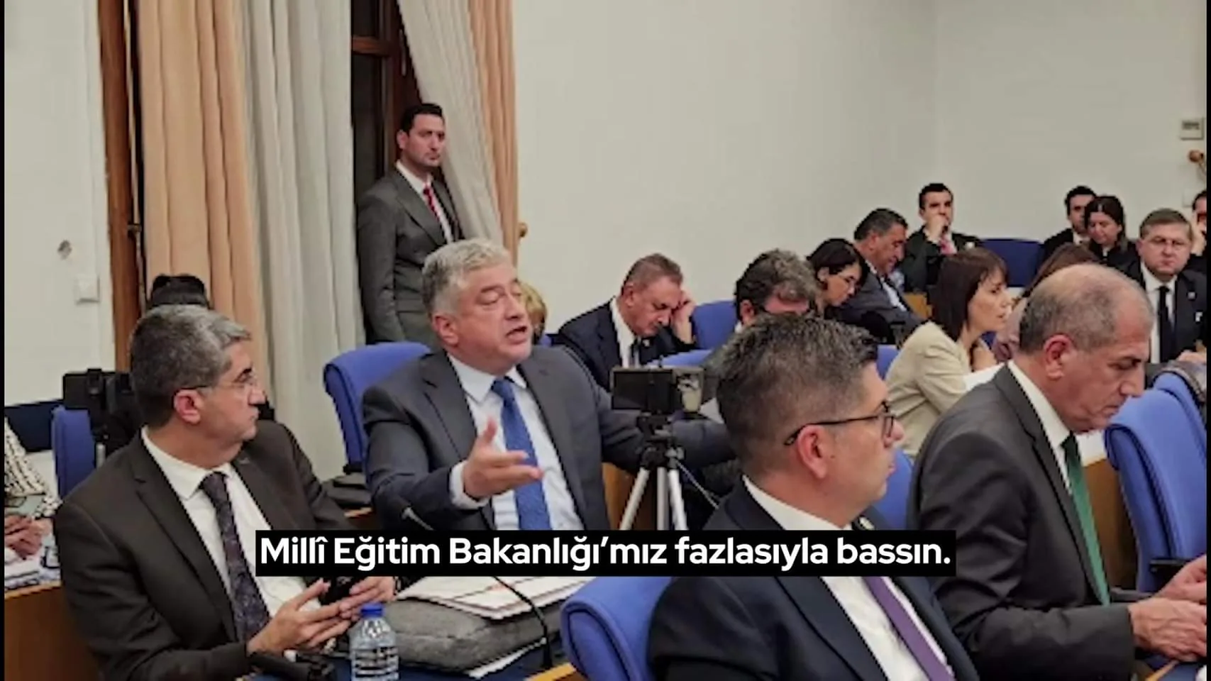 Millî Eğitim Bakanlığı'na Çağrı: Ücretsiz Kaynak Kitap Sağlanmalı Millî Eğitim Bakanlığı'na Çağrı: Ücretsiz Kaynak Kitap Sağlanmalı