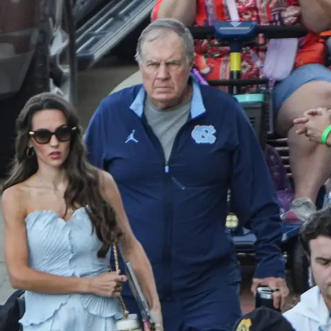 Bill Belichick ve Jordon Hudson, liseli maçta gözlemci koltuğunda: Transfer portföyü genişletiliyor