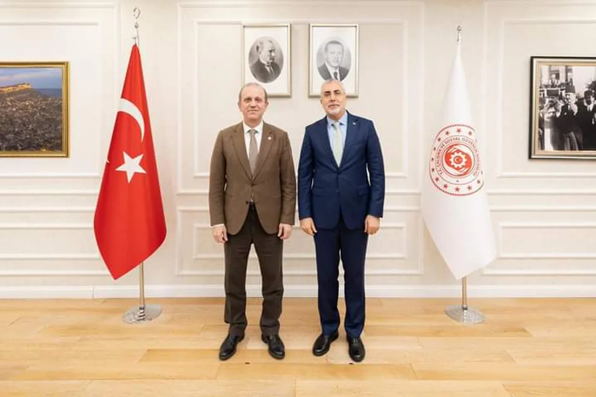 Çalışma ve Sosyal Güvenlik Bakanı Vedat Işıkhan, Karadeniz Teknik Üniversitesi Rektörü Hamdullah Çuvalcı'yı Kabul Etti Çalışma ve Sosyal Güvenlik Bakanı Vedat Işıkhan, Karadeniz Teknik Üniversitesi Rektörü Hamdullah Çuvalcı'yı Kabul Etti