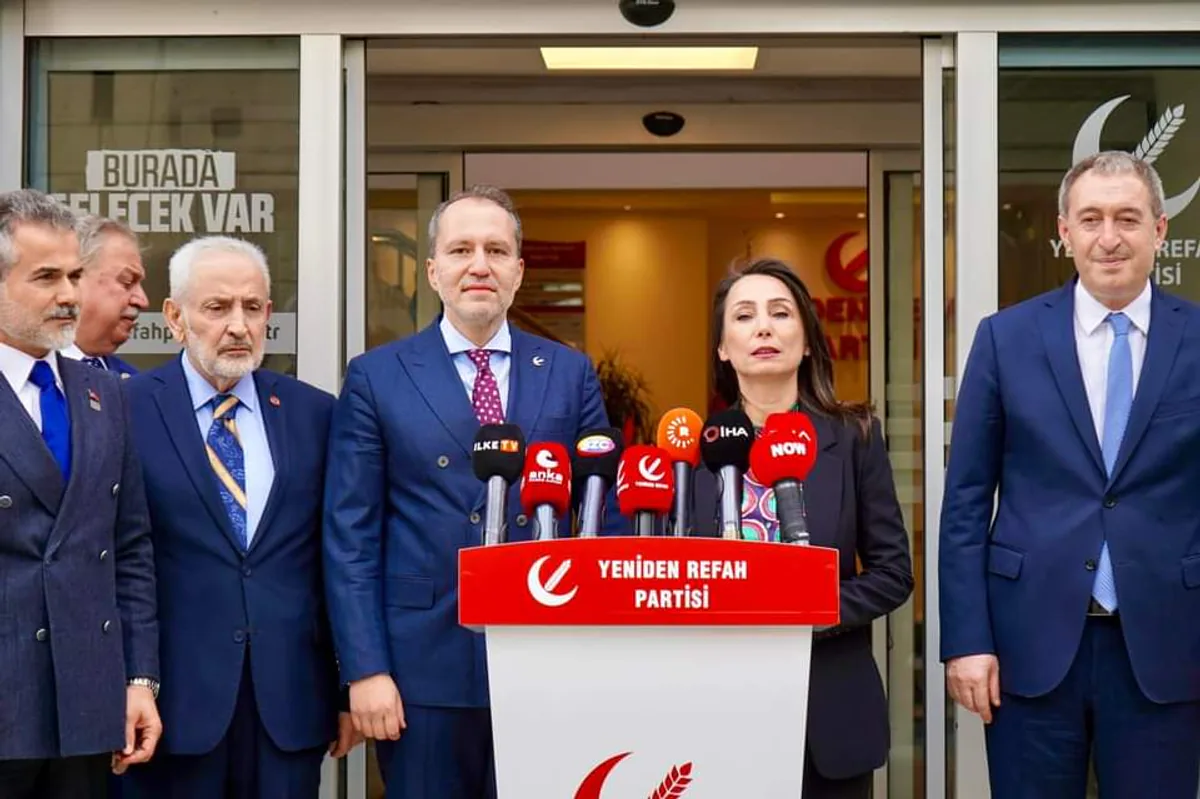 Yeniden Refah Partisi Genel Başkanı, DEM Parti Eş Genel Başkanları'nı Ziyaret Etti Yeniden Refah Partisi Genel Başkanı, DEM Parti Eş Genel Başkanları'nı Ziyaret Etti