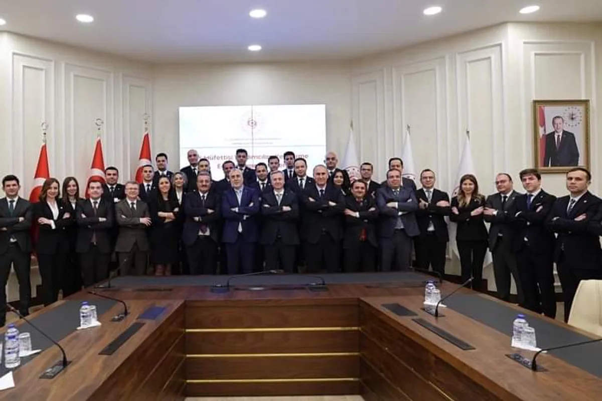Çalışma ve Sosyal Güvenlik Bakanı Vedat Işıkhan, İş Müfettişi Yardımcılarına Rozet Taktı Çalışma ve Sosyal Güvenlik Bakanı Vedat Işıkhan, İş Müfettişi Yardımcılarına Rozet Taktı