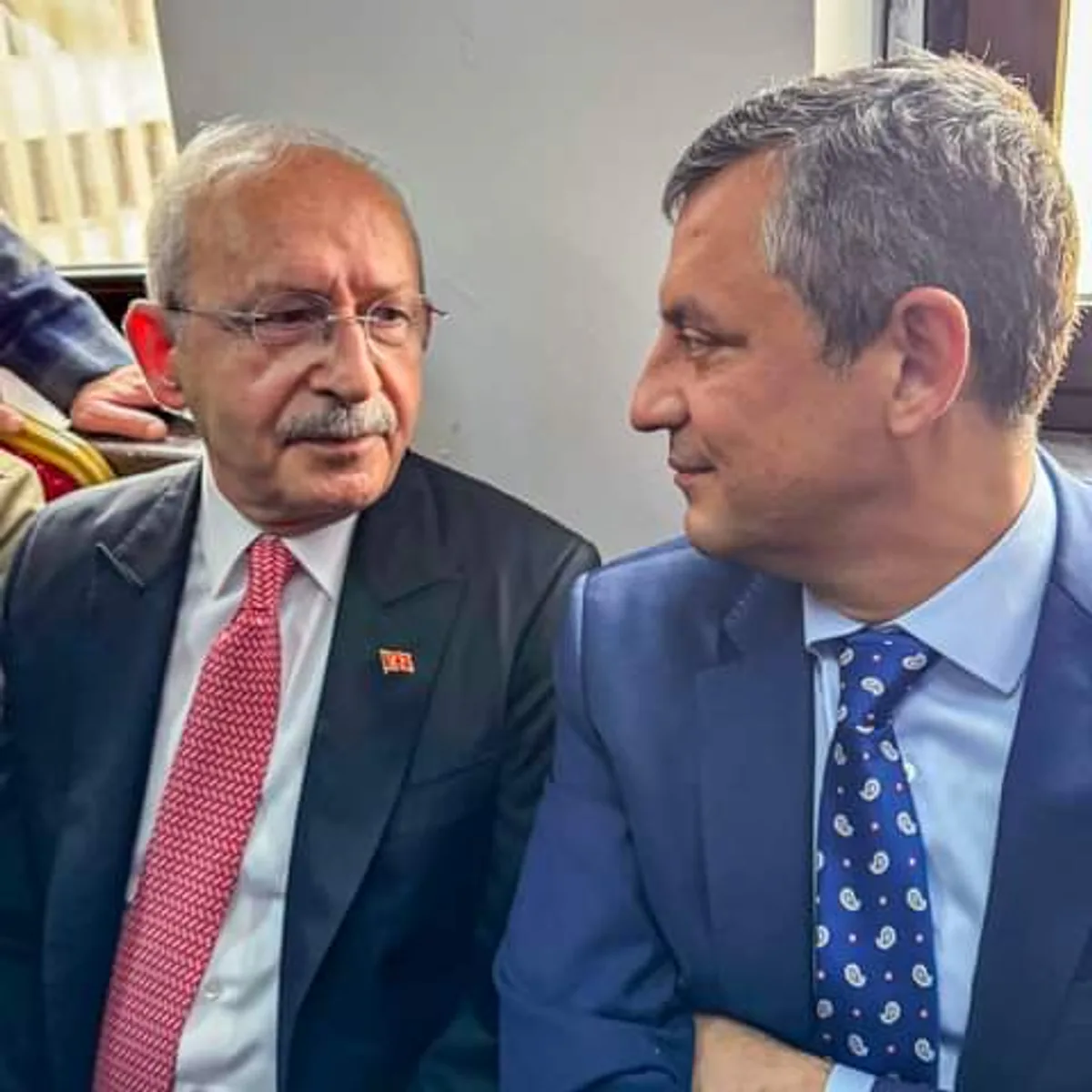 Cumhuriyet Halk Partisi Genel Başkanı Özgür Özel, Kılıçdaroğlu Davası Duruşmasına Katıldı Cumhuriyet Halk Partisi Genel Başkanı Özgür Özel, Kılıçdaroğlu Davası Duruşmasına Katıldı