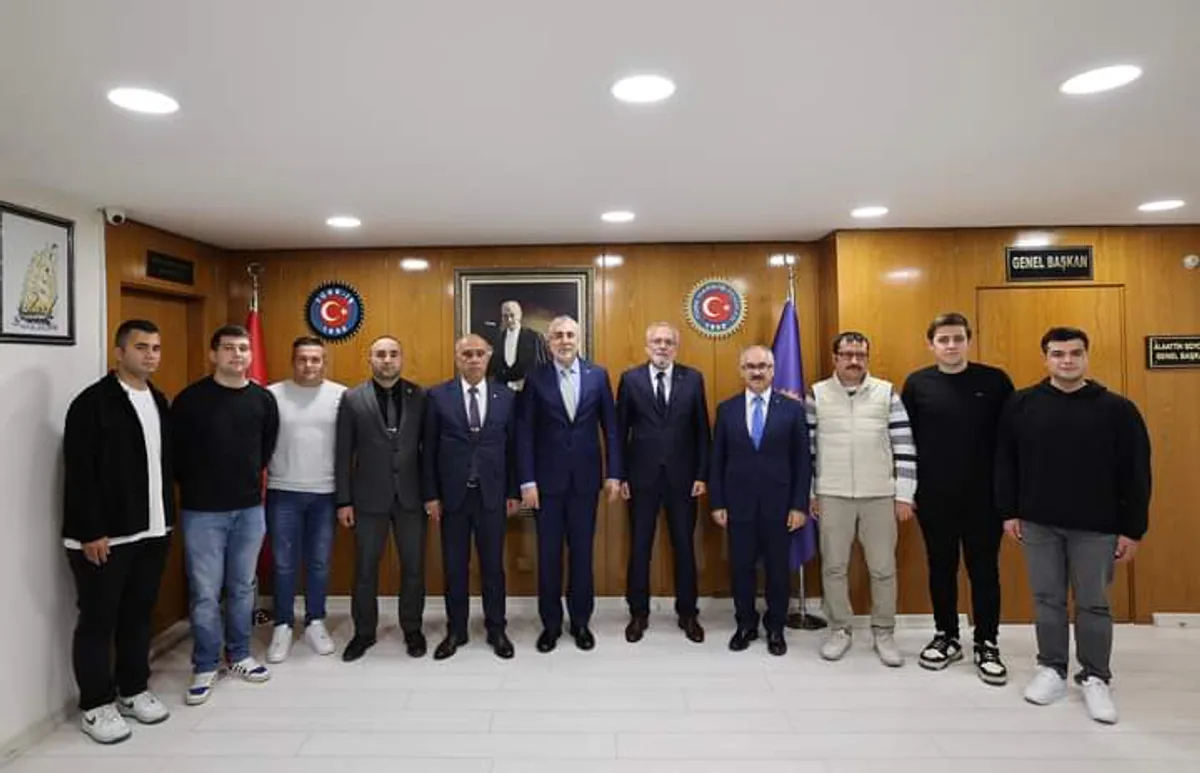 Çalışma ve Sosyal Güvenlik Bakanı Türk Harb-İş Sendikası'nı Ziyaret Etti Çalışma ve Sosyal Güvenlik Bakanı Türk Harb-İş Sendikası'nı Ziyaret Etti