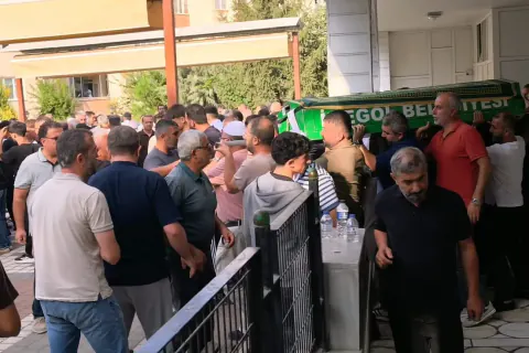 Bursa Yenişehir'de tır çarptı: 2 genç hayatını kaybetti, İnegöl'de toprağa verildi
