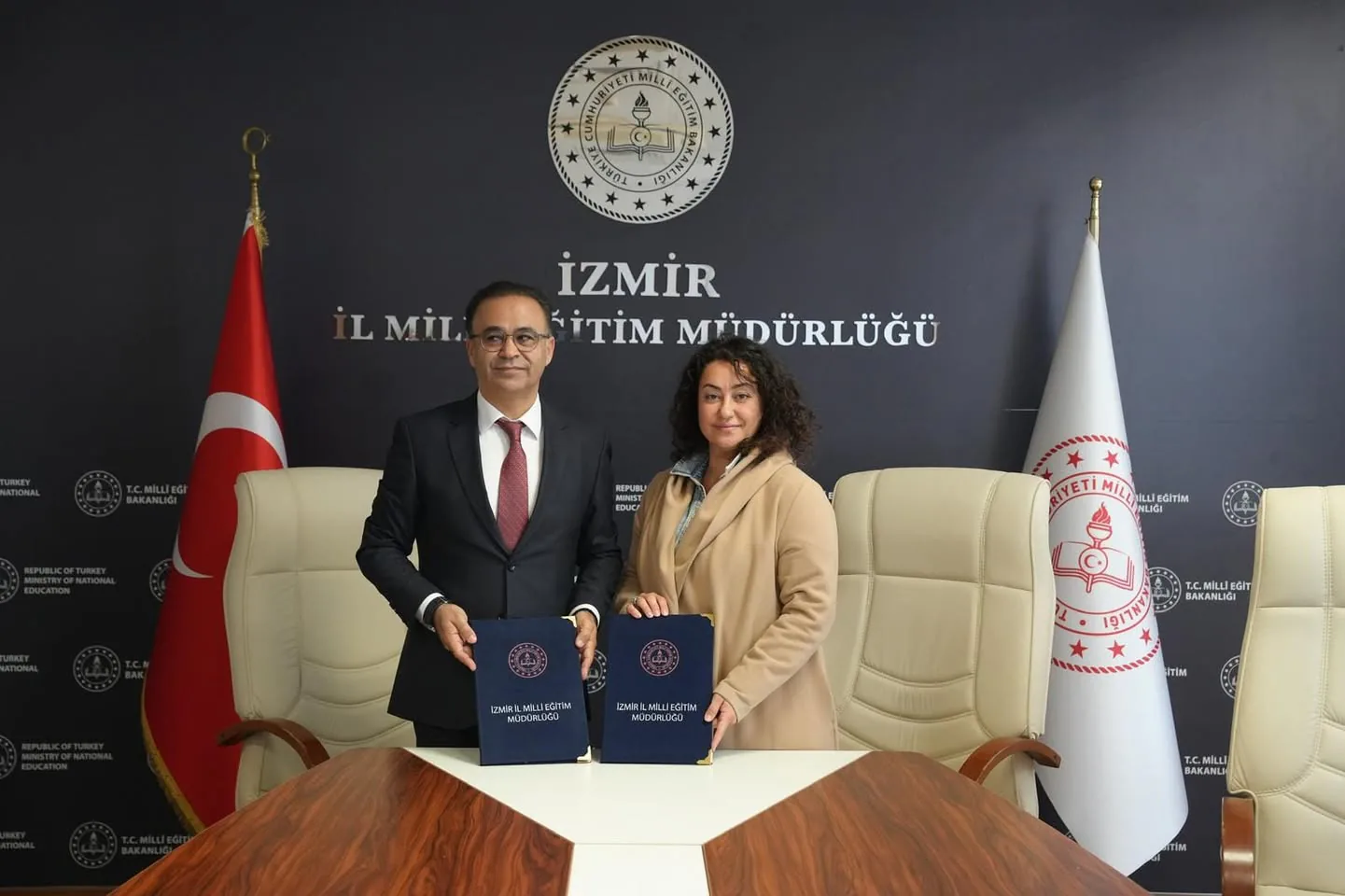 İzmir'de Eğitim ve Sanat Bir Arada İzmir'de Eğitim ve Sanat Bir Arada