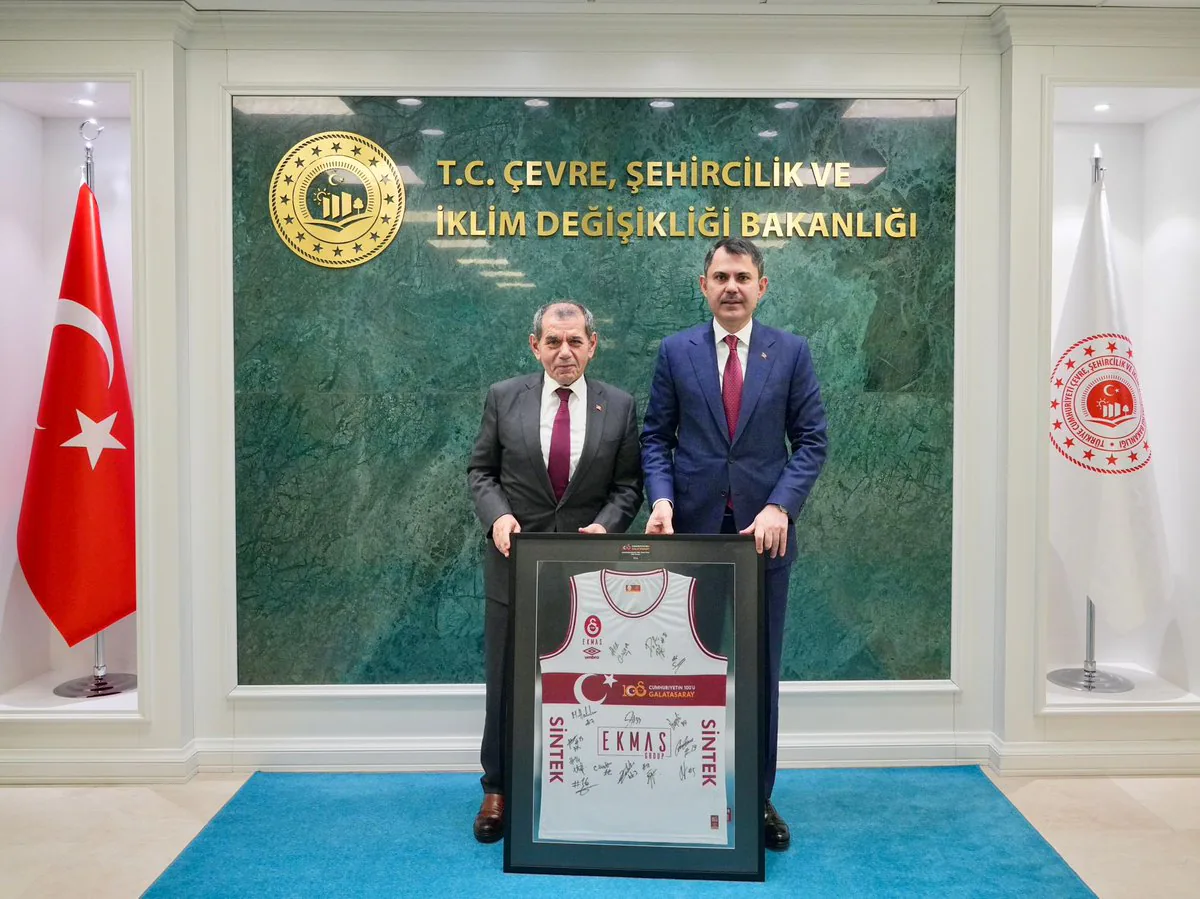 Galatasaray Spor Kulübü Başkanı Dursun Özbek, Galatasaraylı Sporculara Başarı Diledi Galatasaray Spor Kulübü Başkanı Dursun Özbek, Galatasaraylı Sporculara Başarı Diledi