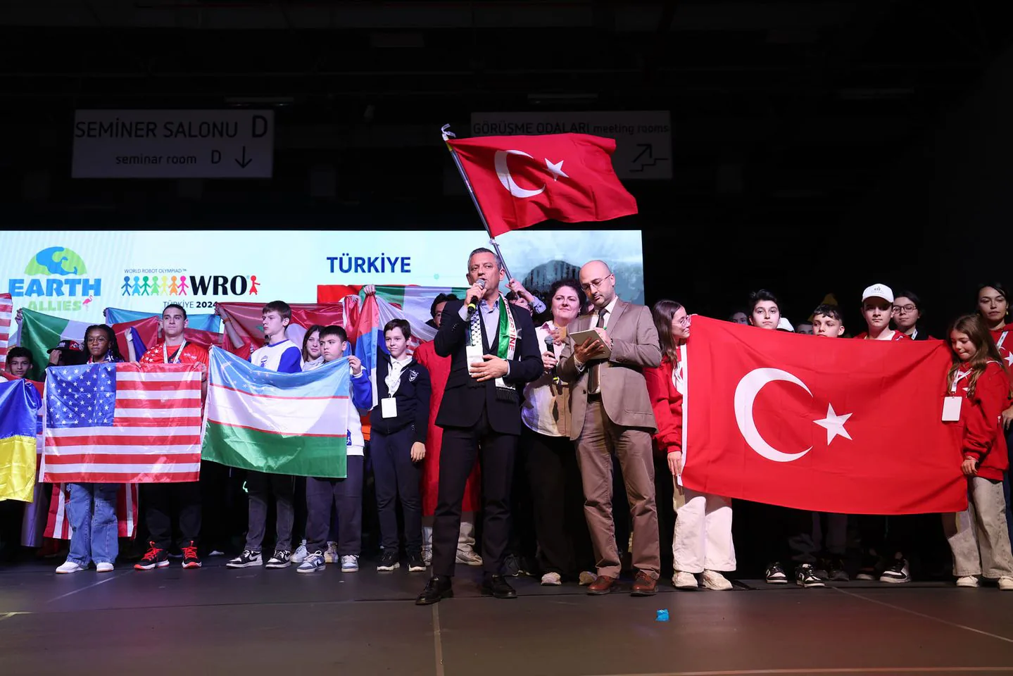 Dünya Robot Olimpiyatı Uluslararası Finali'nin Açılışı Yapıldı Dünya Robot Olimpiyatı Uluslararası Finali'nin Açılışı Yapıldı