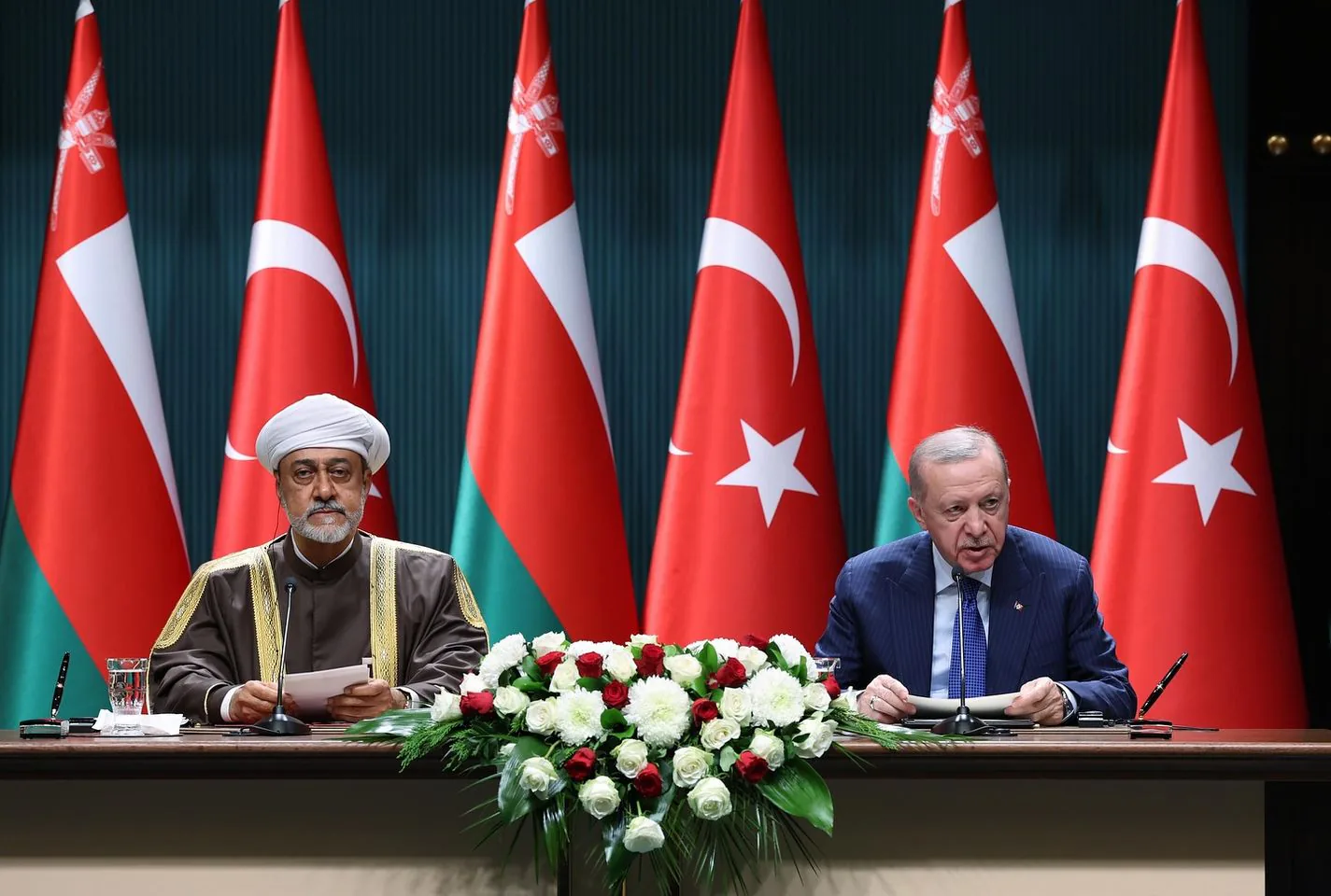Çalışma ve Sosyal Güvenlik Bakanı Vedat Işıkhan, Türkiye ve Umman Arasında "Çalışma ve İstihdam Alanında Mutabakat Zaptı"nı İmzaladı Çalışma ve Sosyal Güvenlik Bakanı Vedat Işıkhan, Türkiye ve Umman Arasında "Çalışma ve İstihdam Alanında Mutabakat Zaptı"nı İmzaladı