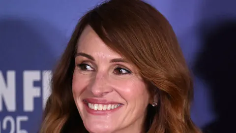 Julia Roberts ve Oğlu Phinnaeus New York Sokaklarında Görüldü