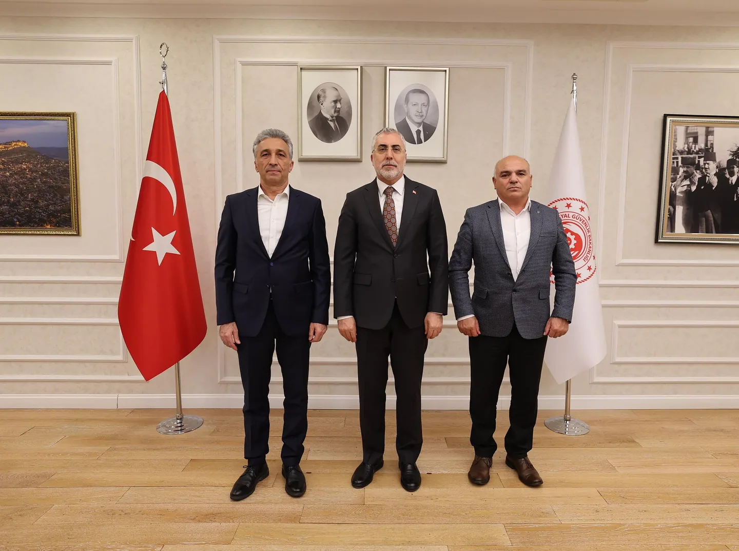 Çalışma Bakanı, TÜMTİS Genel Başkanı İle Görüştü Çalışma Bakanı, TÜMTİS Genel Başkanı İle Görüştü