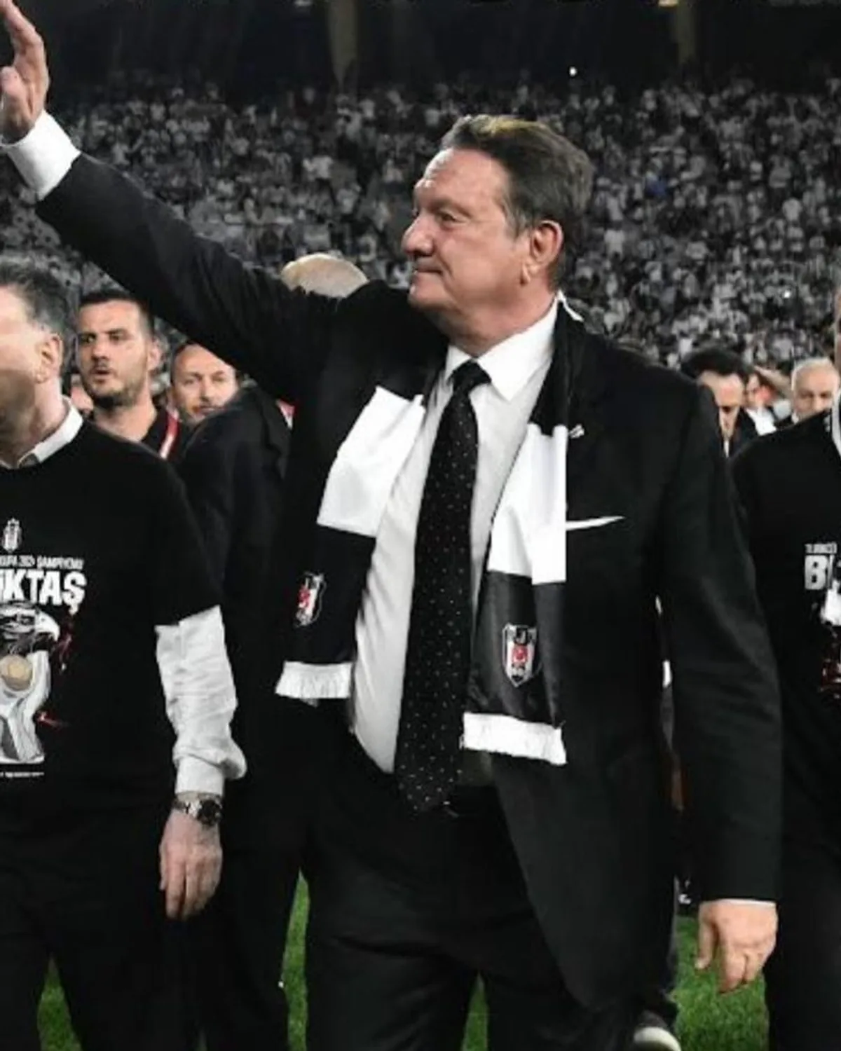 Beşiktaş Jimnastik Kulübü Başkanı Hasan Arat Görevinden Ayrıldı Beşiktaş Jimnastik Kulübü Başkanı Hasan Arat Görevinden Ayrıldı
